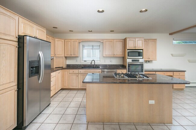 Building Photo - 9201 W Louisiana Ave