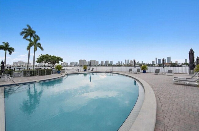 Foto del edificio - 16546 NE 26th Ave