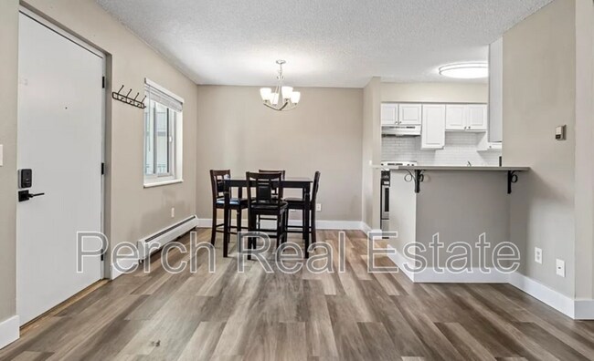 Foto del edificio - 5770 E Warren Ave