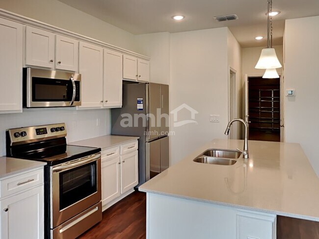 Foto del edificio - 6115 Little Blf Cir