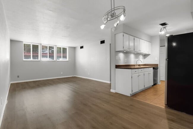 Photo - Recently updated 2 bedroom condo with upgr...