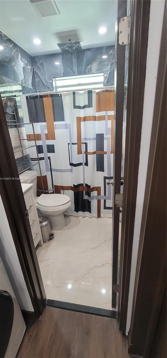 Foto del edificio - 1043 NE 141st St