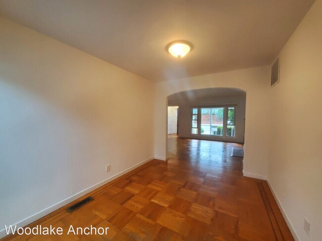 Building Photo - 3 br, 2.5 bath House - 2117 Stratford Way