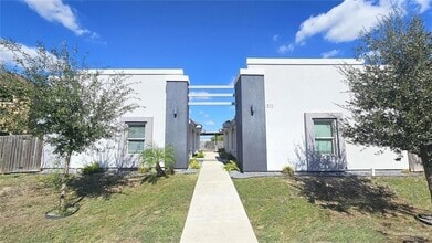 Building Photo - 511 Lotto Ln