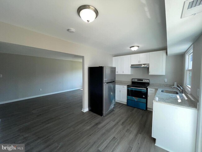 Foto del edificio - 2 Lawrence Ct