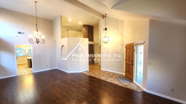 Building Photo - Wonderful 4bd/2ba Folsom Home!