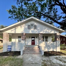 Building Photo - 2806 N Chamberlain Ave