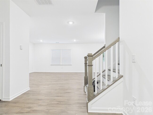 Foto del edificio - 5637 Bay Rock Rd