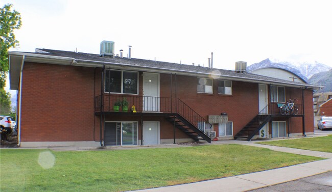 Building Photo - 25 E 900 N