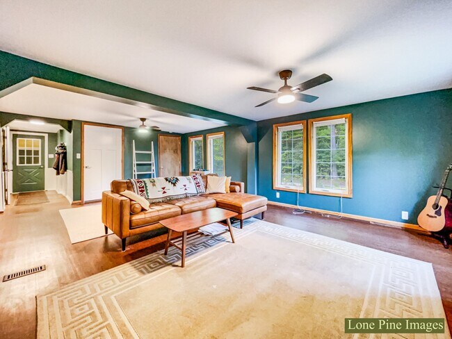 Foto del edificio - 8571 W Cameron Bridge Rd