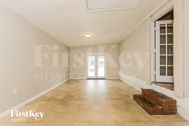 Foto del edificio - 9075 Gatewood Dr