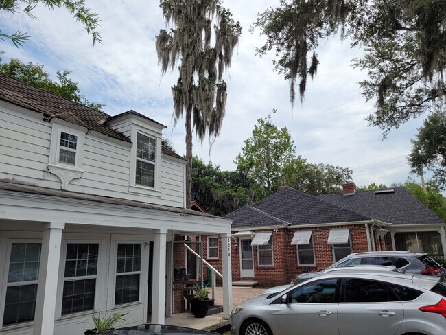 Foto del edificio - 326 SW 12th St