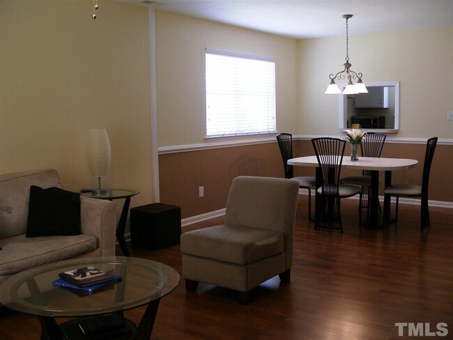 Foto del edificio - 1201 Huntington Park Drive