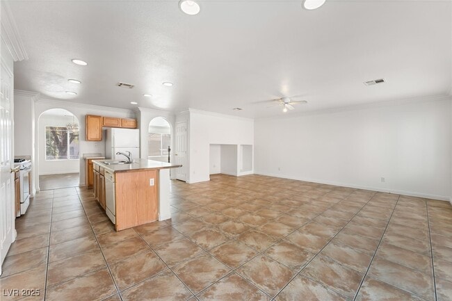 Building Photo - 5321 N Santa Fe Heights St