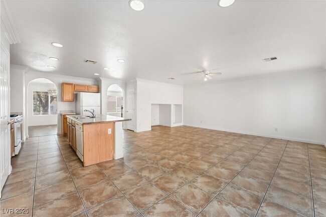 Foto del edificio - 5321 N Santa Fe Heights St