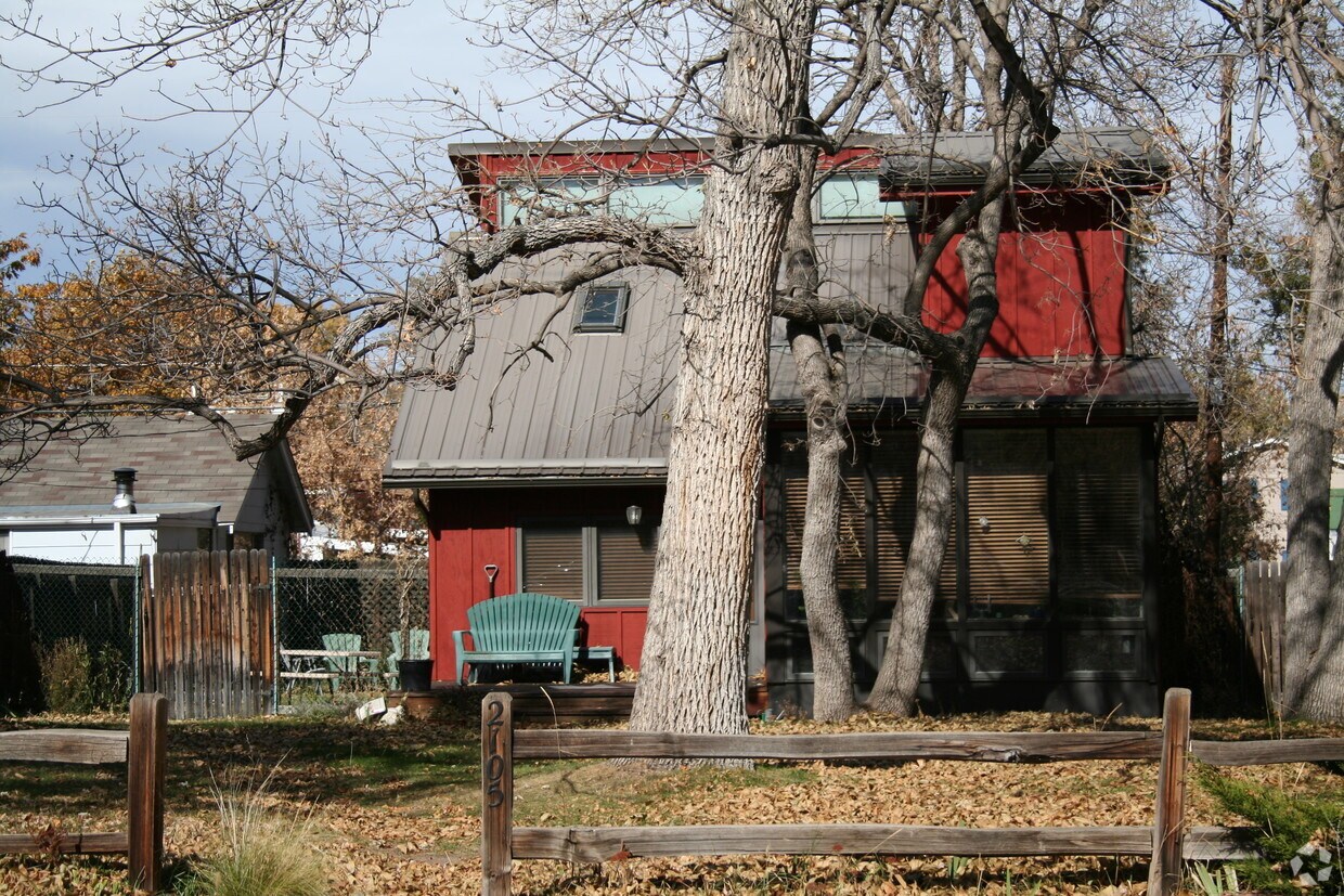 2105 Goss Cor W, Boulder, CO 80302 Apartments in Boulder, CO