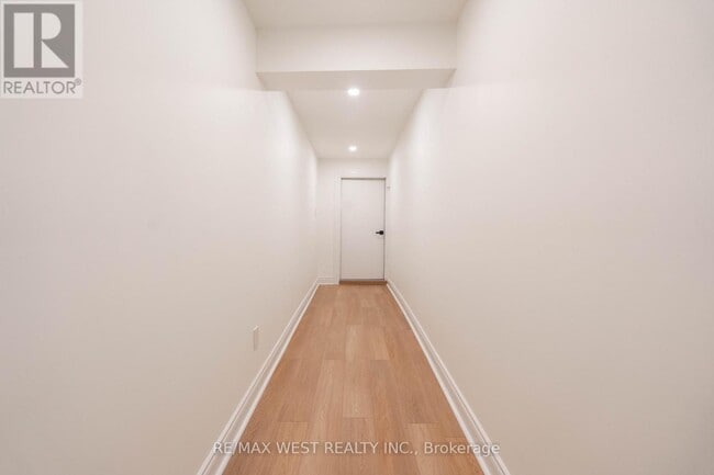 Building Photo - 75 Wright Crescent