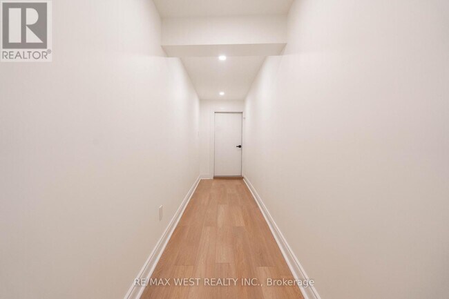 Photo du bâtiment - 75 Wright Crescent