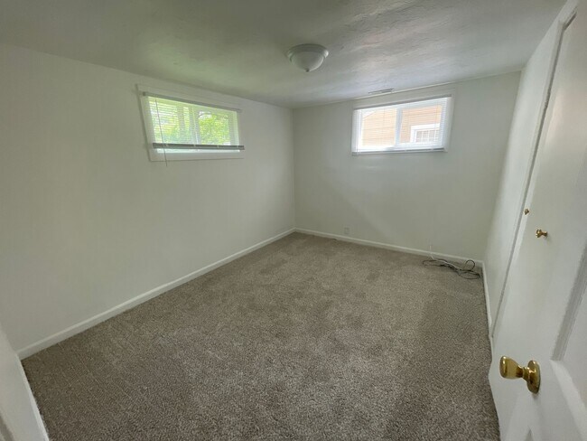 Building Photo - Renovated 3bed/1bath