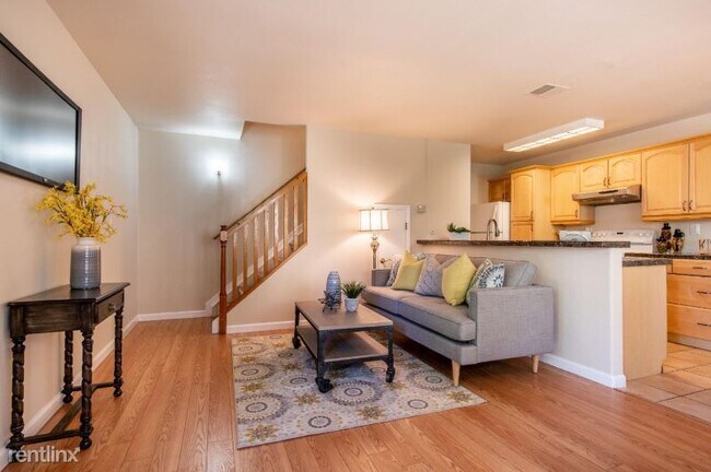 Foto del edificio - 2 br, 1 bath Condo - 786 Warring Dr