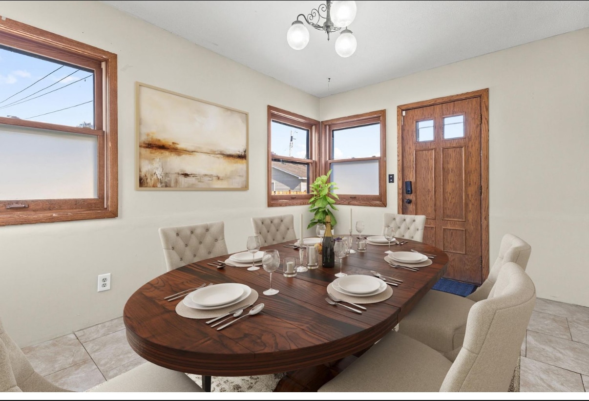 Building Photo - 5748 35th Ave S