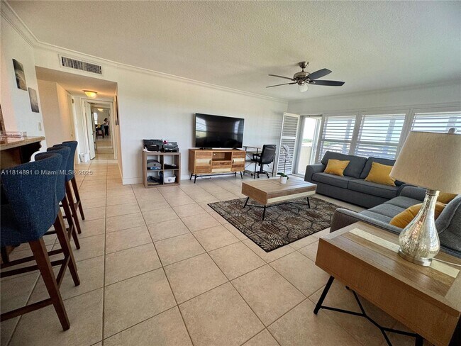 Foto del edificio - 10777 W Sample Rd