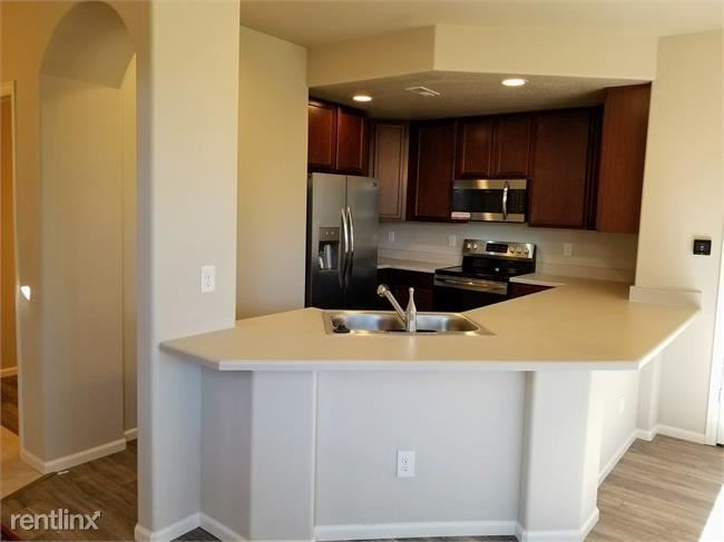 Foto del edificio - 9744 Dexter Ln