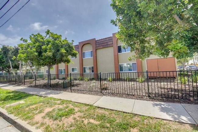 Building Photo - 640 Sea Vale St