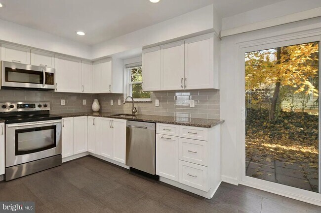 Building Photo - 505 McManus Way