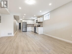 Building Photo - 16 Muskoka Ave
