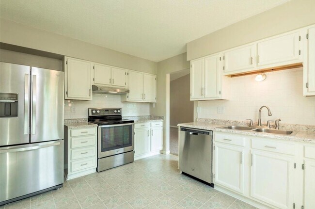 Foto del edificio - 8600 Olde Colony Trail