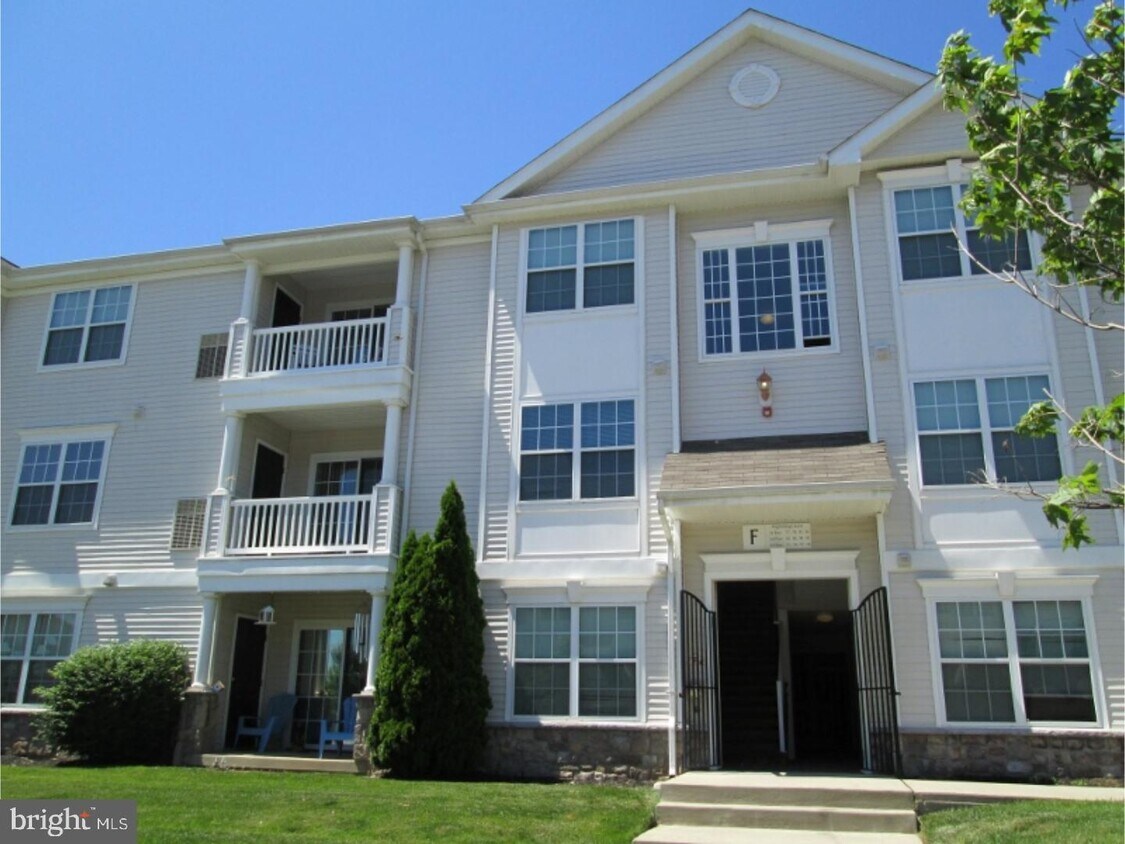 Primary Photo - 86 Highbridge Ln
