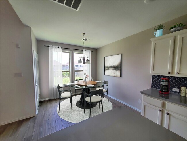 Foto del edificio - 4324 Pine Harvest Ln