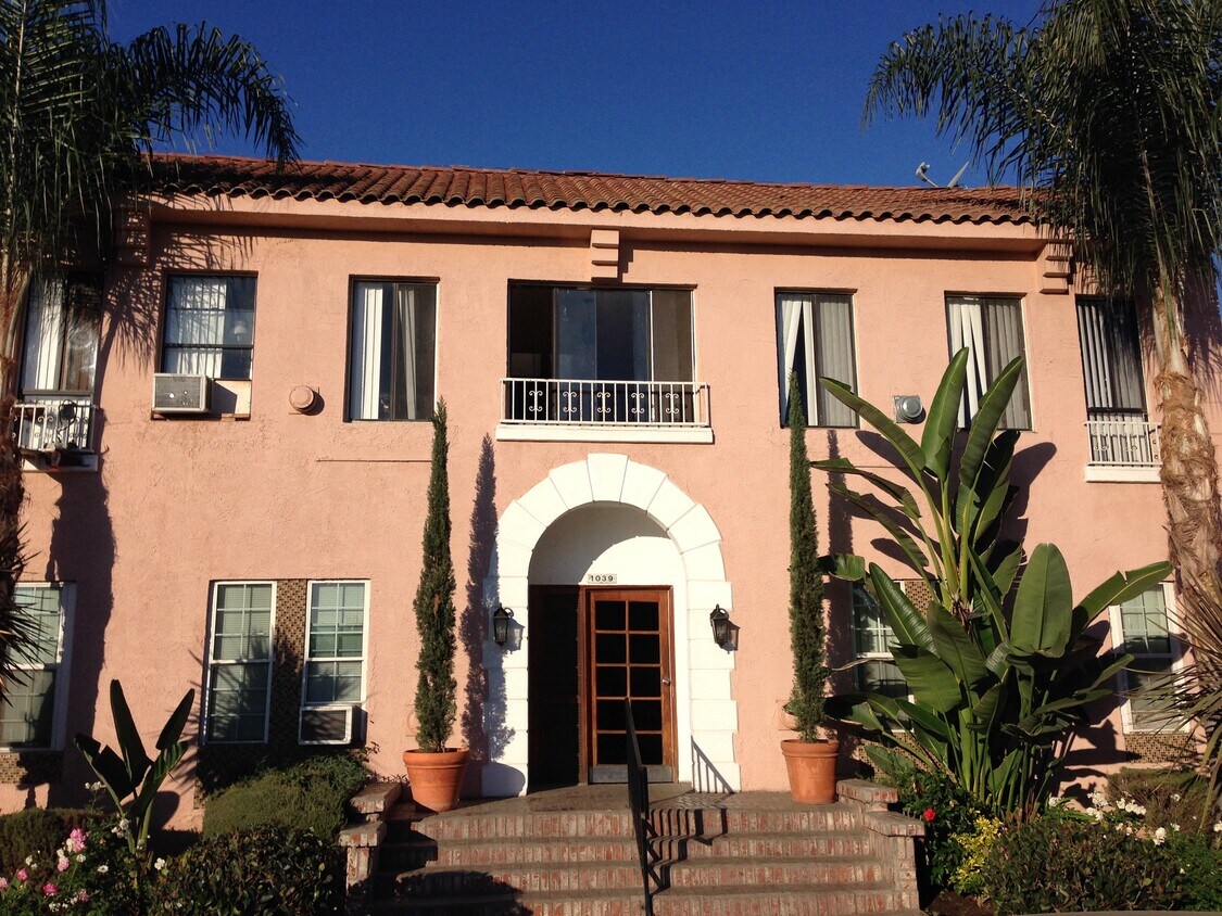 Primary Photo - 1039 N Ardmore Ave