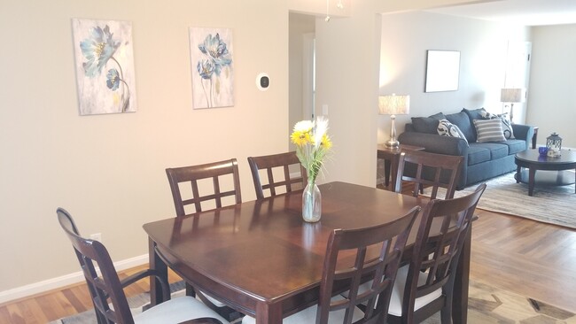 Building Photo - 3934 Longford Dr