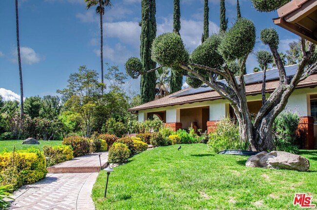 Foto del edificio - 15845 Condor Ridge Rd