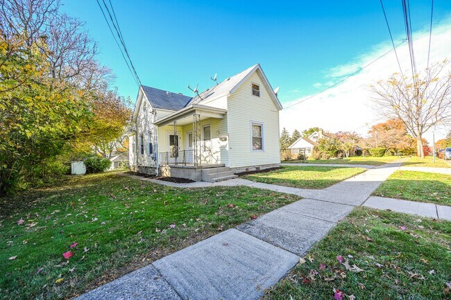 Foto del edificio - 7813 Elizabeth St