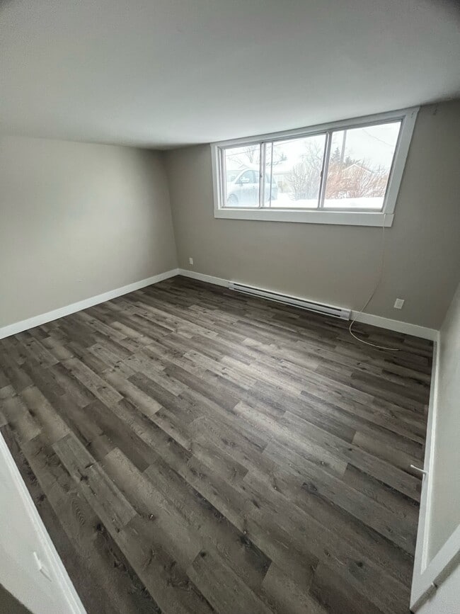 Building Photo - 46 Terris Ave