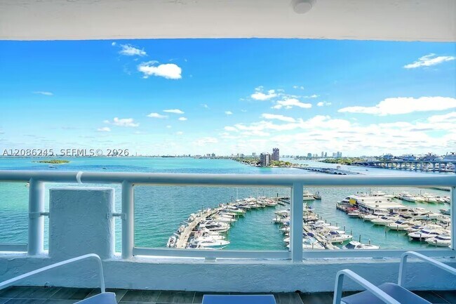 Foto del edificio - 1717 N Bayshore Dr
