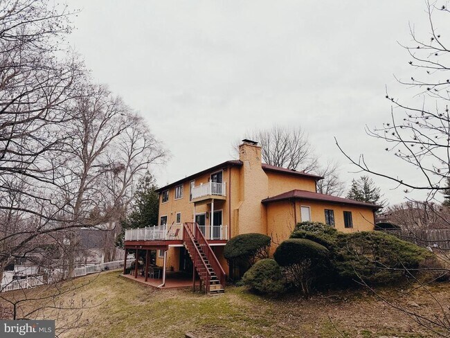 Building Photo - 1317 Mettler Rd