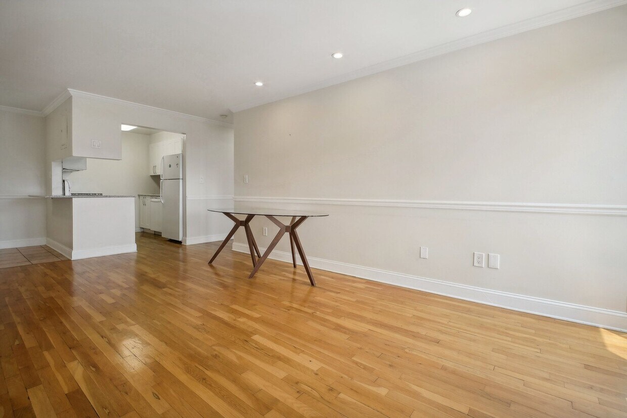 Primary Photo - 205 10th St