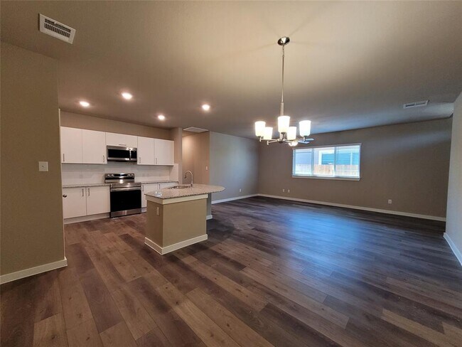 Building Photo - 9760 Grosbeak Ln