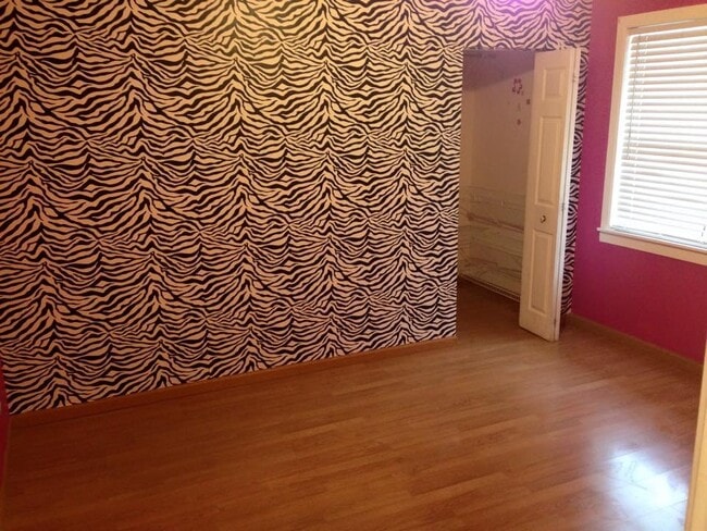 Building Photo - 358 Slade Ave