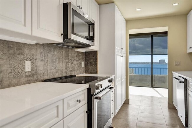 Foto del edificio - 5510 N Ocean Dr