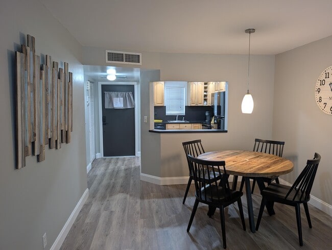 Building Photo - 740 E Ocean Ave