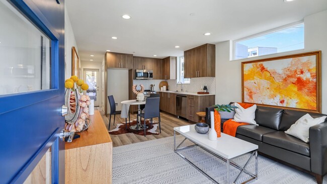 Building Photo - Modern Mount Baker Living