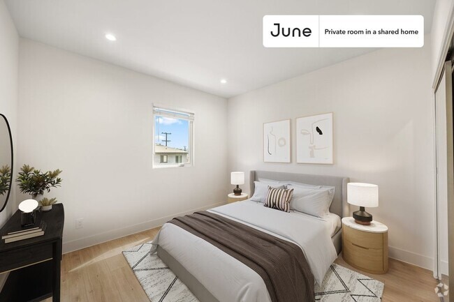 Building Photo - Private bedroom in 4 bed/4 bath Home