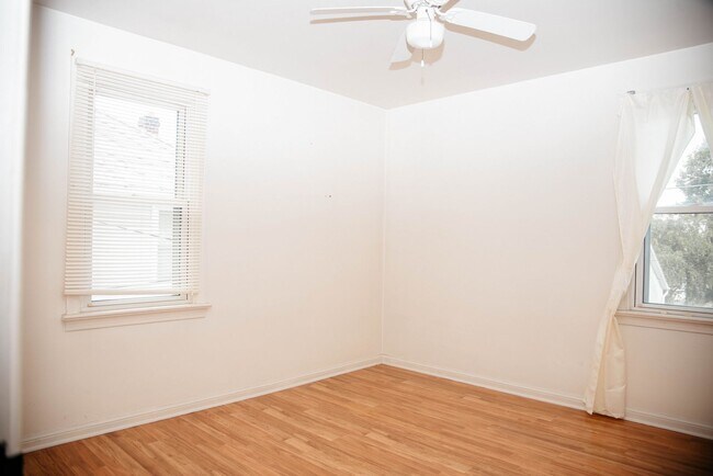 Foto del edificio - 219 W Maple St