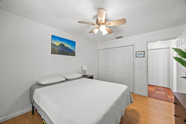 Foto del edificio - 257 Pleasant Wood Dr