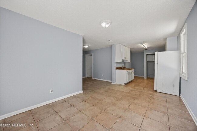 Foto del edificio - 1011 Glencarin St